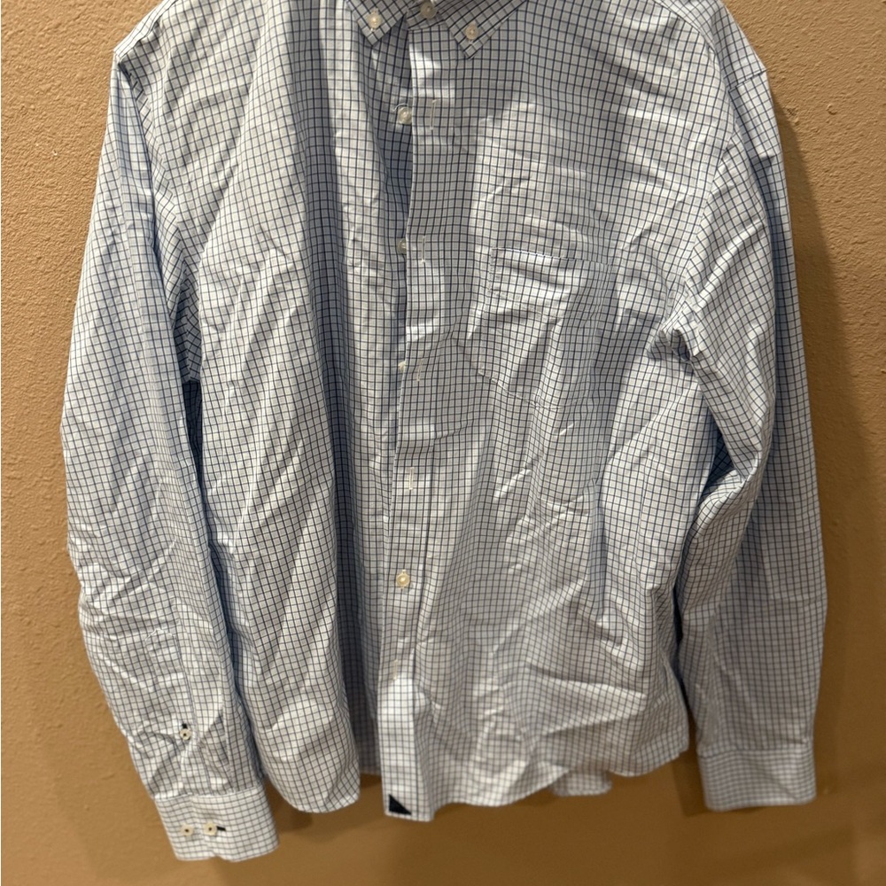 UNTUCKit Blue and White Striped Casual Button Down Shirt